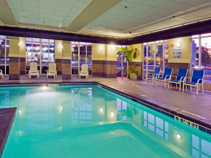 Holiday Inn Express Hotel & Suites Columbia-Fort Jackson By Ihg Ngoại thất bức ảnh