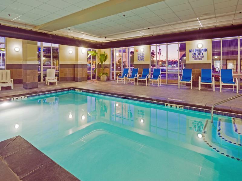 Holiday Inn Express Hotel & Suites Columbia-Fort Jackson By Ihg Ngoại thất bức ảnh