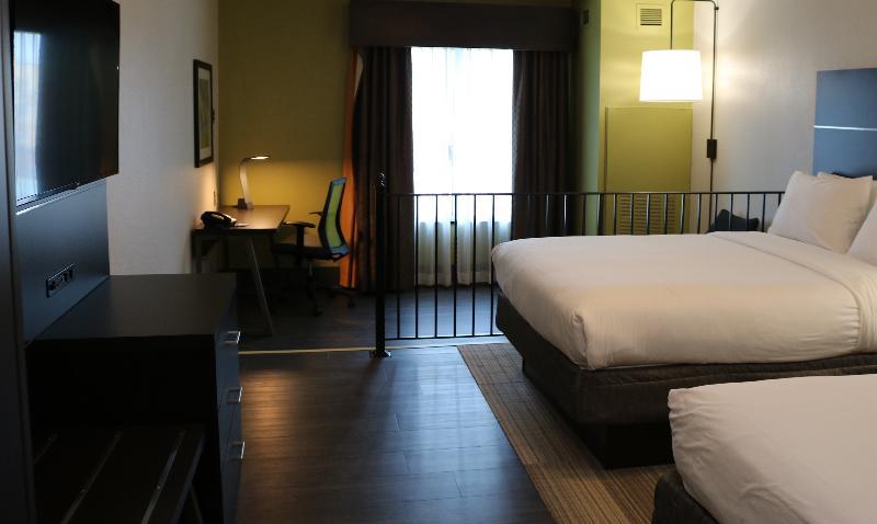 Holiday Inn Express Hotel & Suites Columbia-Fort Jackson By Ihg Ngoại thất bức ảnh